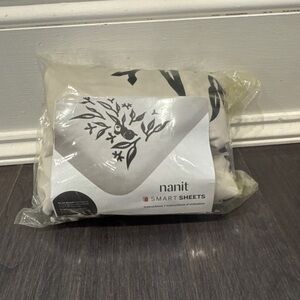 NWT Nanit Smart Sheets - Cream/White and Black Koala